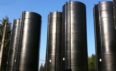 Cuves verticales PEHD EELIX sur site